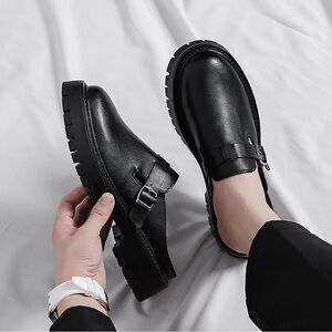 NWT Black Chunky Clogs